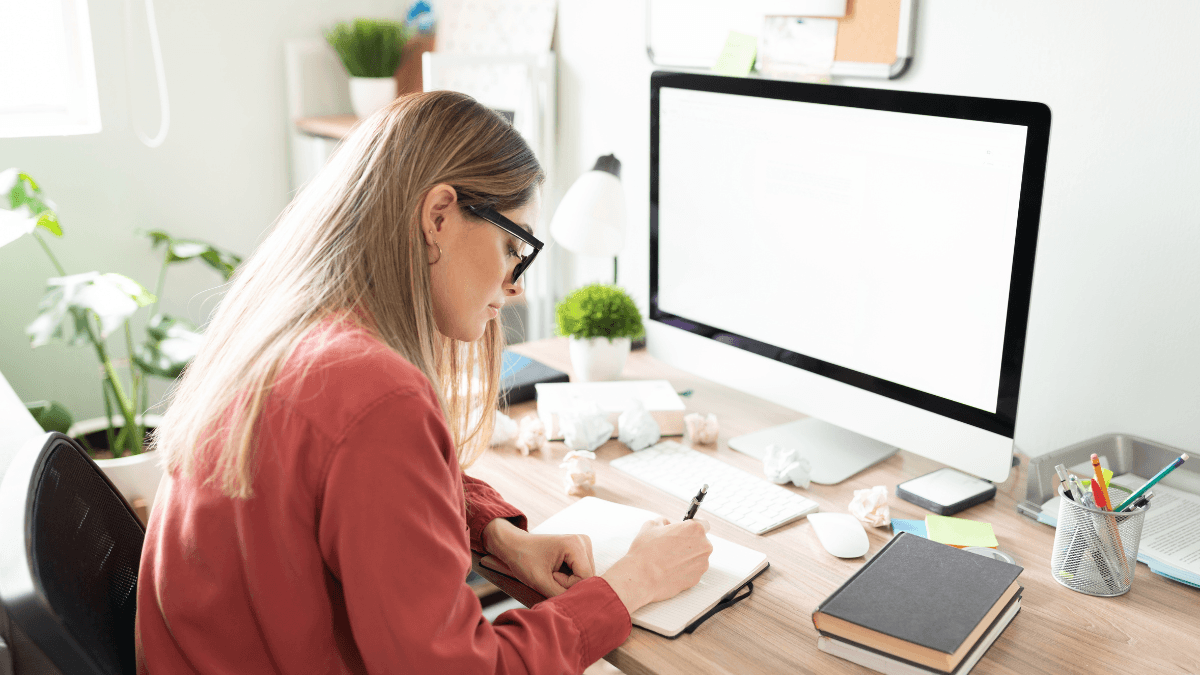 Breaking In What it Takes to Be an Production Assistant 