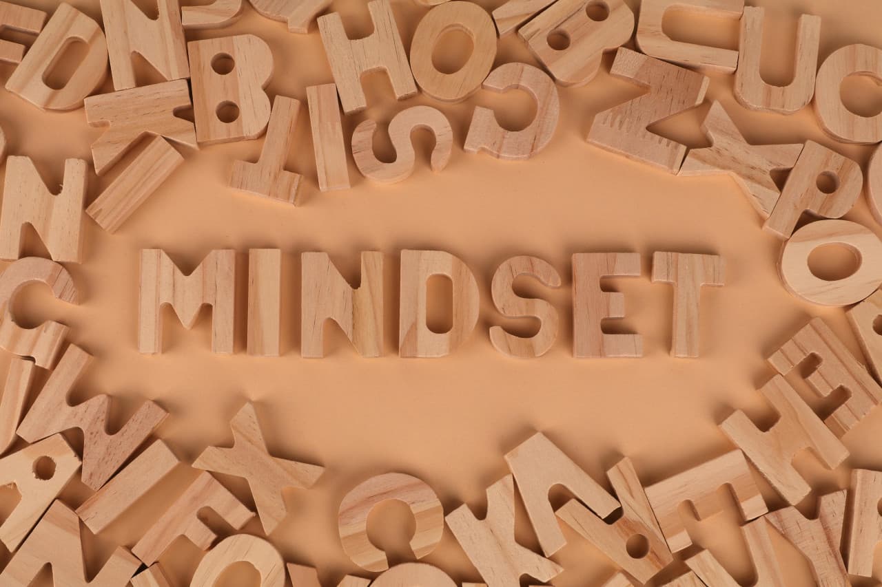 15 Powerful Tips to Embrace Abundance in Your Creative Journey