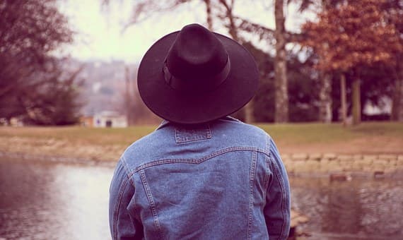 Five Reasons it Pays For Actors To Get into Voice Acting 