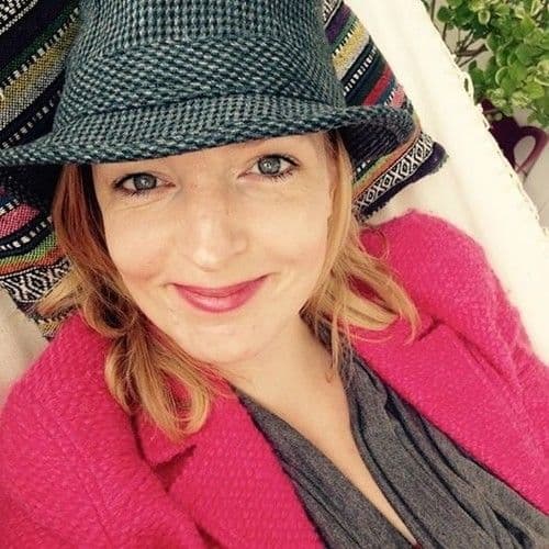 3 Ways Writers Can Get Noticed by Helping Others