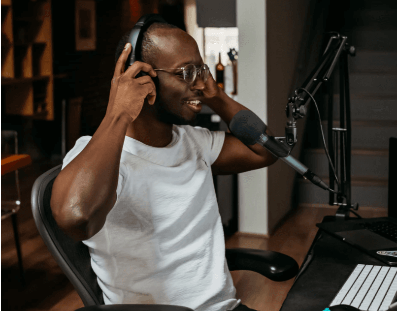 The Pros and Cons of PaytoPlay Voice Over Websites